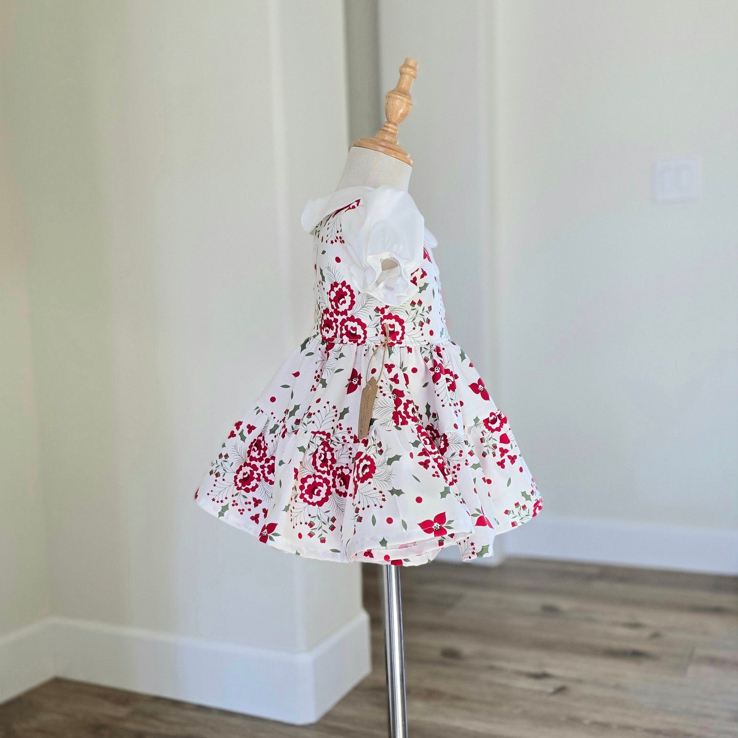 Polly| Poinsettia